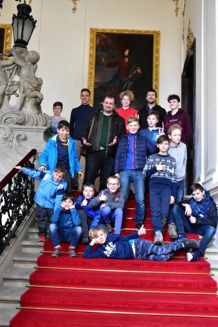 01 na schodech arc palace